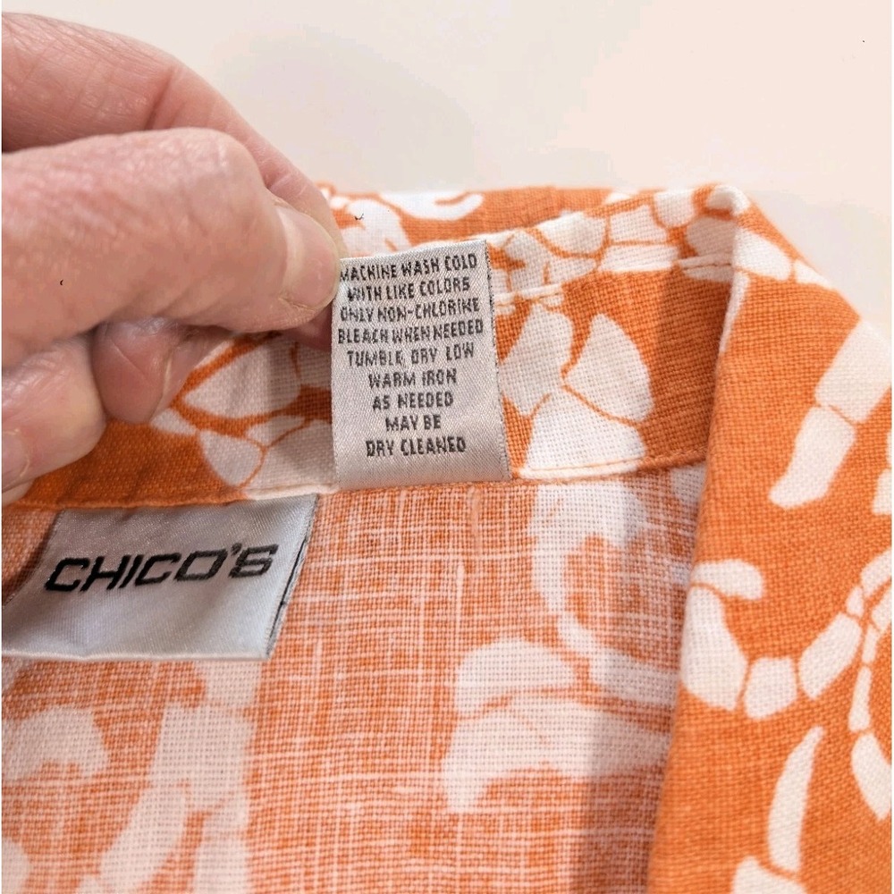 Women's Chico's Size 1 Medium 100% Linen Tropical Print Blouse, Button Up Resort - Picture 6 of 11